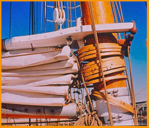 Brigantine_Mast_hoops_jaws